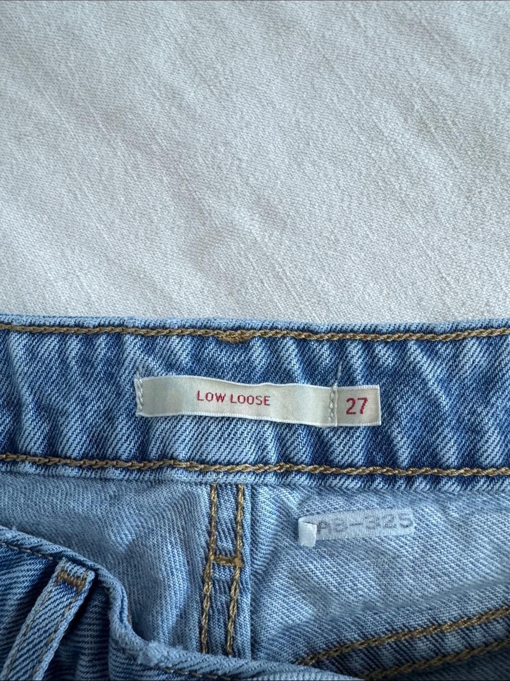 Levi's Low Loose Jeans - Picture 3 of 3